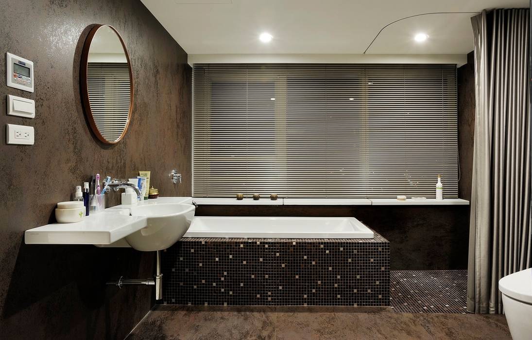 馬賽克磁磚完美搭配浴缸外部與淋浴空間 直方設計有限公司 Modern Bathroom Bathtubs & showers