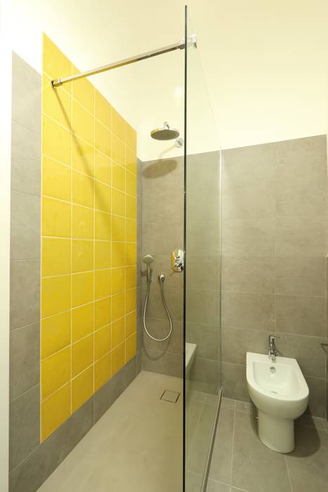 Due bagni, Daniele Arcomano Daniele Arcomano Modern bathroom Ceramic