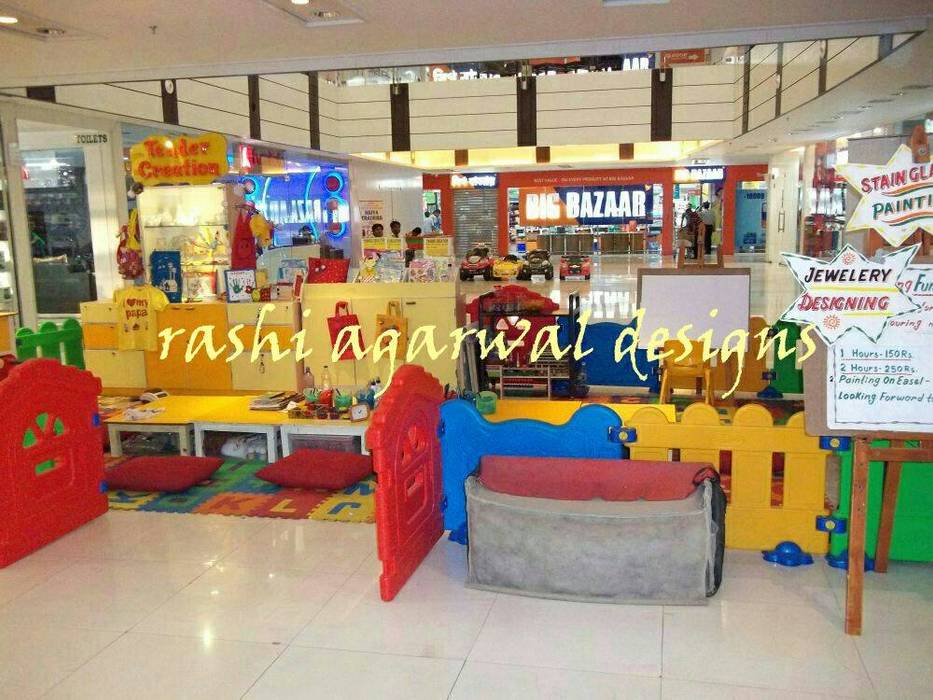 CHILDERN'S ENTERTAINMENT AREA Rashi Agarwal Designs Commercial spaces Plywood Shopping Centres