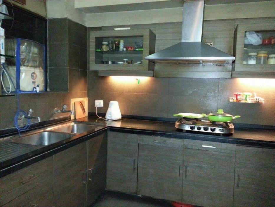KITCHEN Rashi Agarwal Designs Kitchen units Plywood kitchen appliances,kitchen interior,chimney installation,kitchen design,kitchen ideas