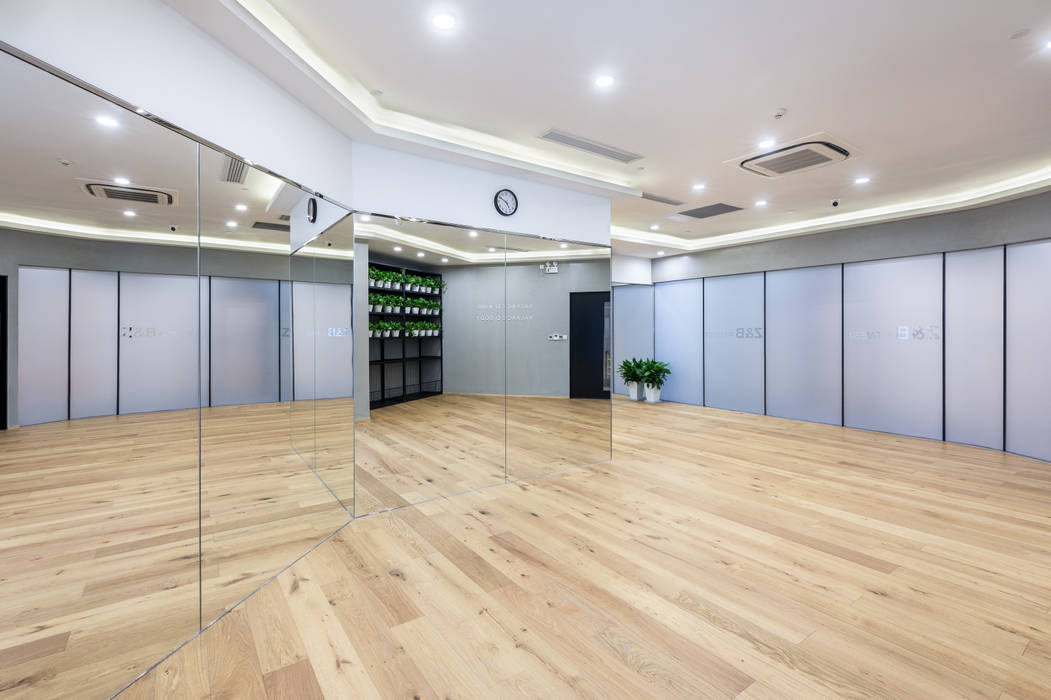 極簡主義的精品健身會所, On Designlab.ltd On Designlab.ltd Minimalist style gym