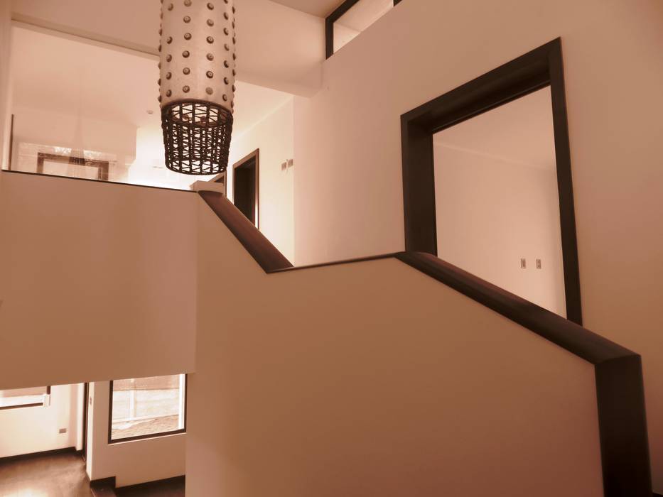 Escalera RCR Arquitectos Pasillos, vestíbulos y escaleras modernos Concreto escala,pasamanos,doble altura,espacios