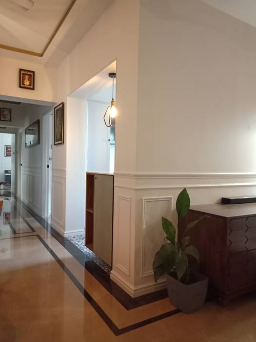 Residential Apartment , STUDIO AT DESIGN STUDIO AT DESIGN Colonial style corridor, hallway& stairs