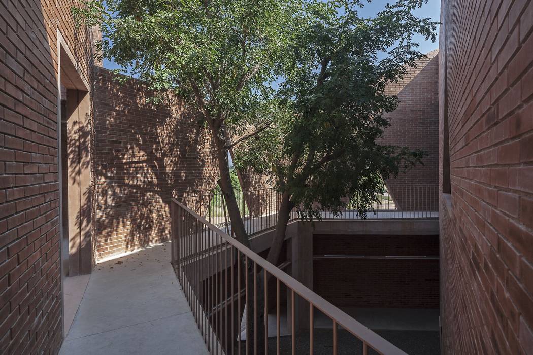 Colegio María Montessori Mazatlán - en colaboración con Estudio Macías Peredo, EPArquitectos EPArquitectos Commercial spaces Schools