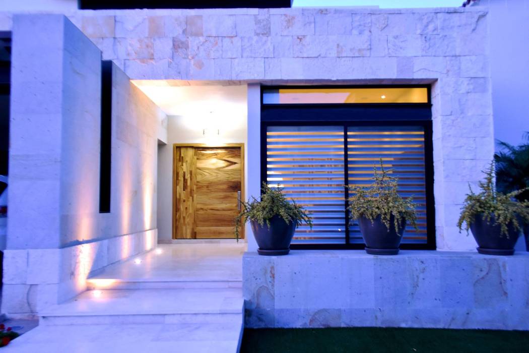 RESIDENCIA TL, CREA arquitectos CREA arquitectos Wooden doors لکڑی Wood effect