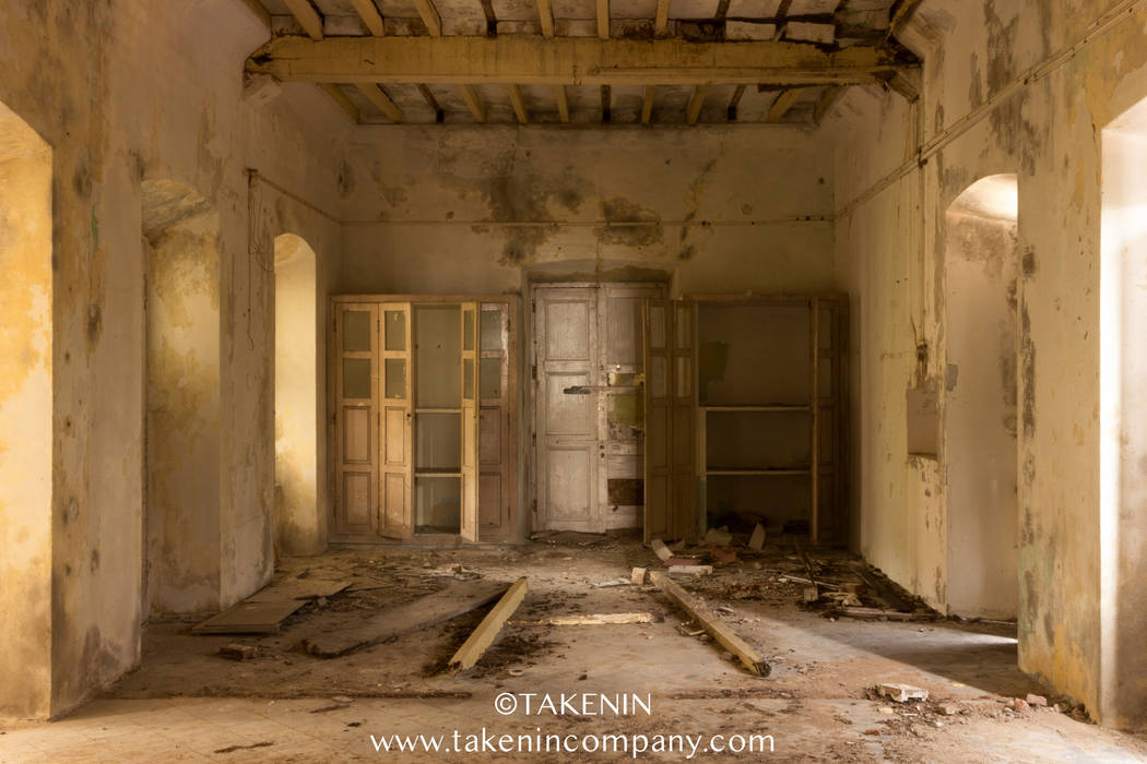 Abandoned School Pondicherry, TakenIn TakenIn Rumah Klasik