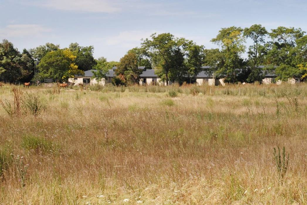 Las Casitas / Caballerizas en Lujan, BARRO arquitectos BARRO arquitectos 度假別墅