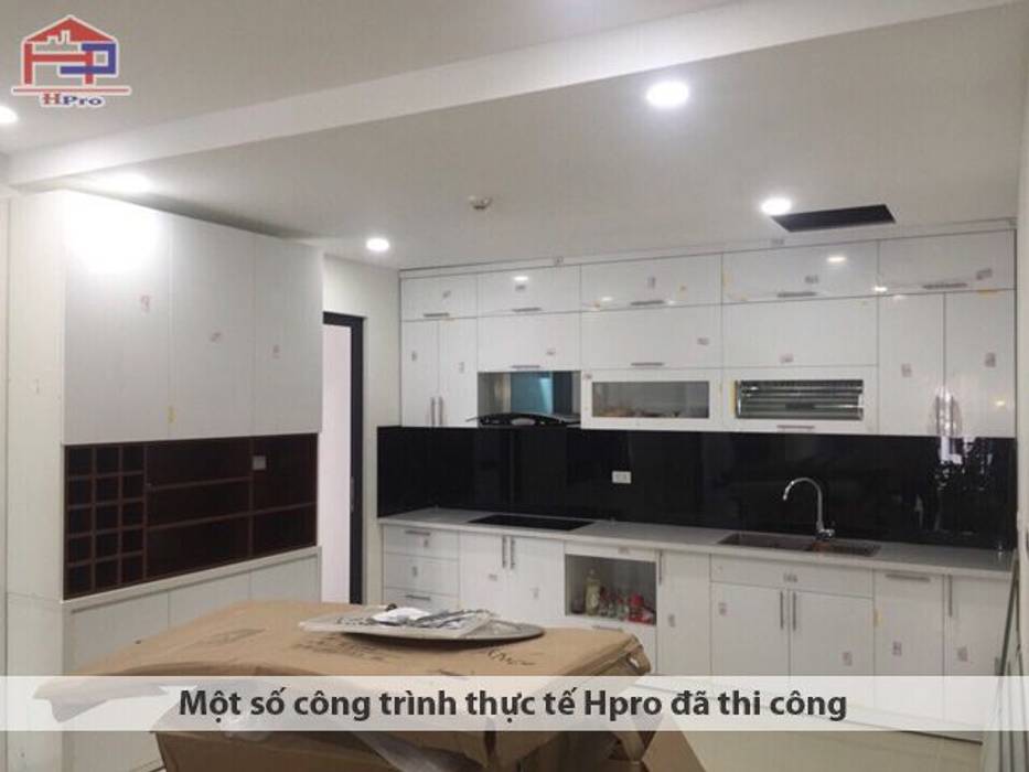 Ảnh thực tế nội thất phòng bếp nhà chú Quang ở tòa Ruby1 Goldmark City Nội thất Hpro Nhà bếp phong cách hiện đại tủ bếp acrylic,tủ trang trí acrylic,nội thất nhà bếp,giá tủ bếp acrylic,