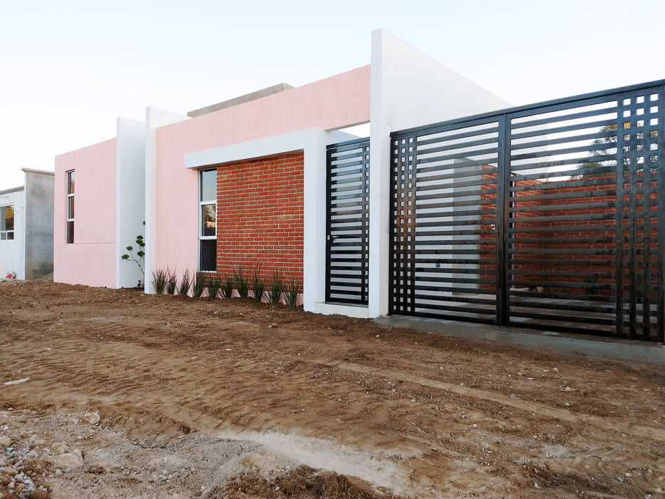 CASA VÍAS RIALD arquitectos Casas pequeñas Ladrillos