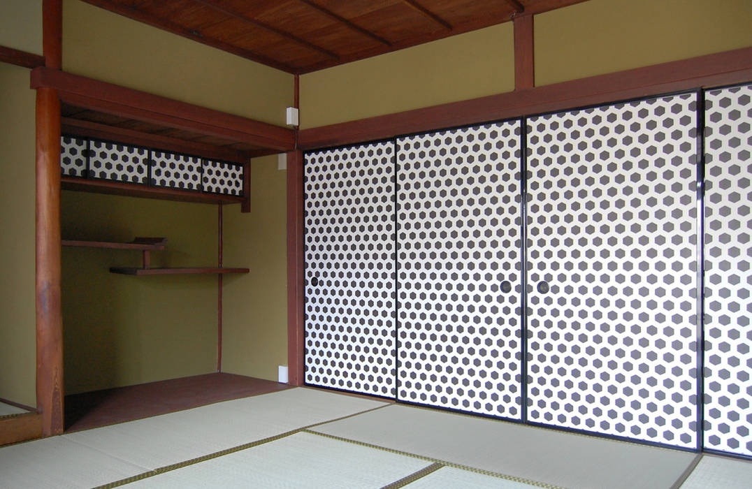 ISHIBIKI MACHIYA（Kanazawa） WhO 和風スタイルの 壁＆フローリングデザイン 壁,壁紙,壁紙クロス,クロス,襖,和風