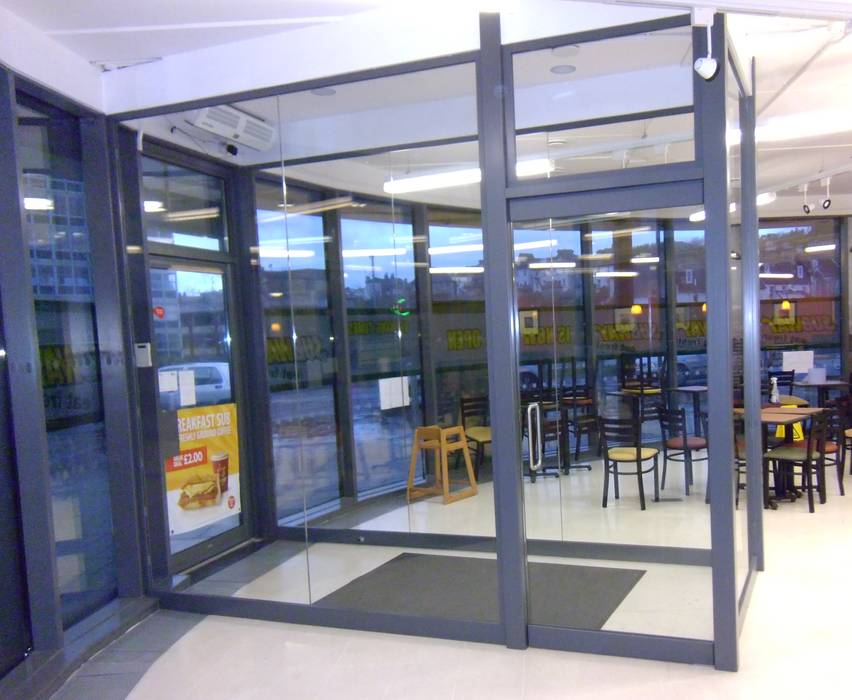 Structural glass entrance Ion Glass 玻璃門 玻璃 glass door