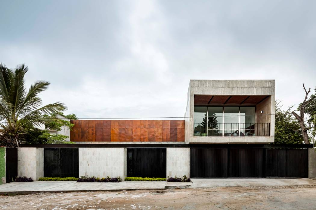 Casa Ataúlfo, Apaloosa Estudio de Arquitectura y Diseño Apaloosa Estudio de Arquitectura y Diseño บ้านระเบียง