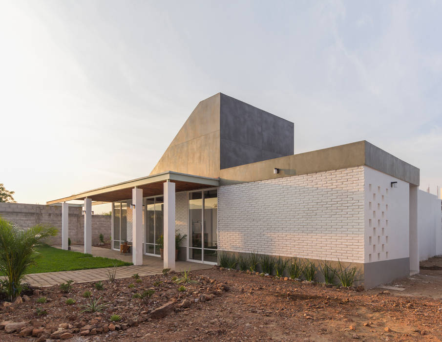 Casa Santo Domíngo, Apaloosa Estudio de Arquitectura y Diseño Apaloosa Estudio de Arquitectura y Diseño Terrace house