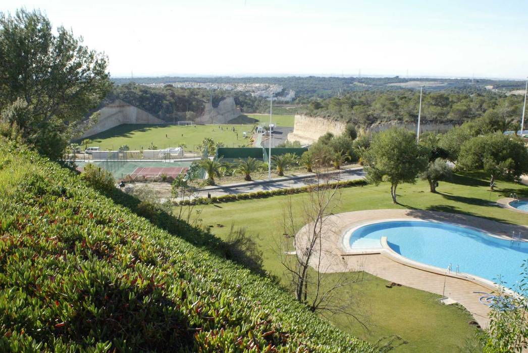 Lomas de Campoamor, Estudio de Arquitectura Juan Ligués Estudio de Arquitectura Juan Ligués Piscinas de jardín Hormigón