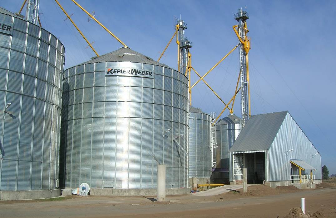 SILO PLANT, GR Arquitectura GR Arquitectura Commercial spaces Iron/Steel Car Dealerships