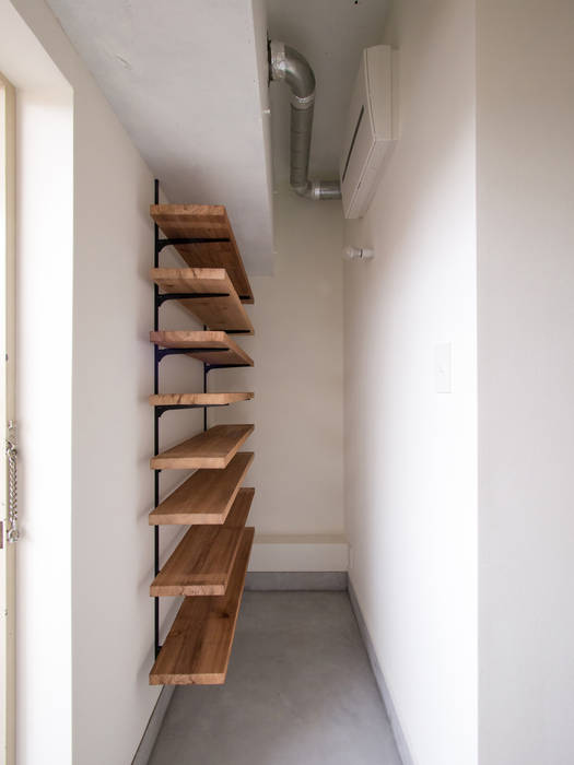 素因数の家 すくすくリノベーションvol.11, 株式会社エキップ 株式会社エキップ Modern corridor, hallway & stairs Solid Wood Multicolored