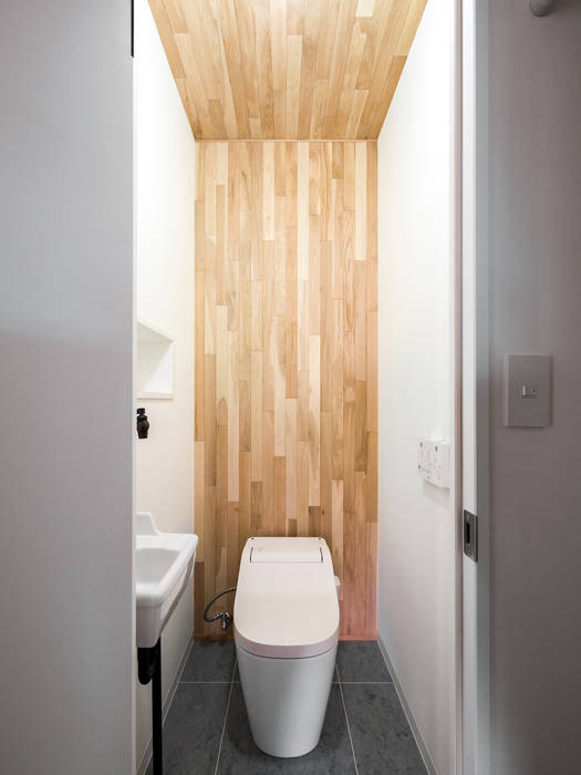 素因数の家 すくすくリノベーションvol.11, 株式会社エキップ 株式会社エキップ Modern bathroom Solid Wood Multicolored