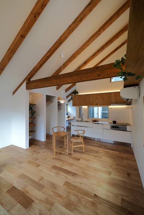 混構造の家リノベーション, アトリエ スピノザ アトリエ スピノザ Scandinavian style living room
