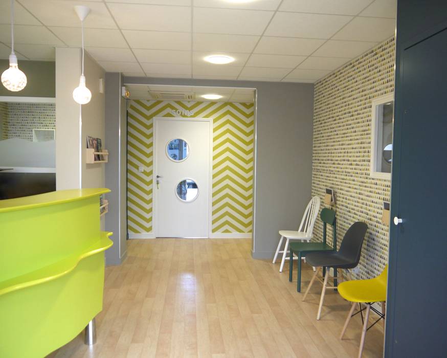 Cabinet d’Orthodontie BERNHEIM, MIINT - design d'espace & décoration MIINT - design d'espace & décoration Commercial spaces Clinics