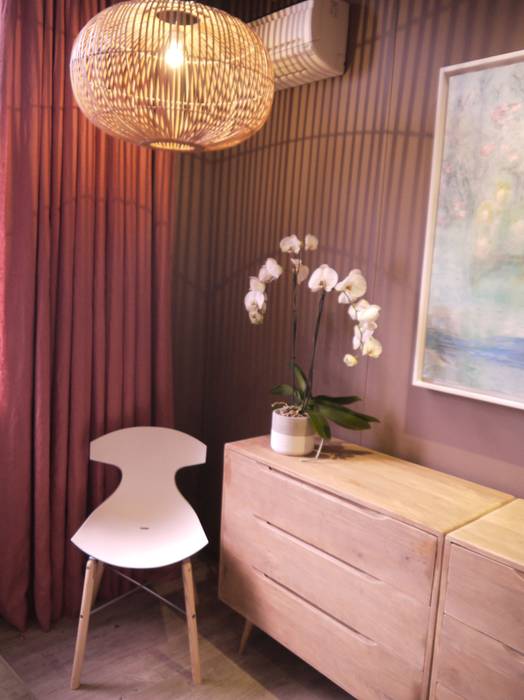 Cabinet Gynécologique BOUHOURS MIINT - design d'espace & décoration Espaces commerciaux chaise blanche,commode bois,suspension bois,suspension ronde,rideau lin rose,tableau,chaise scandinave,mur beige,Cliniques