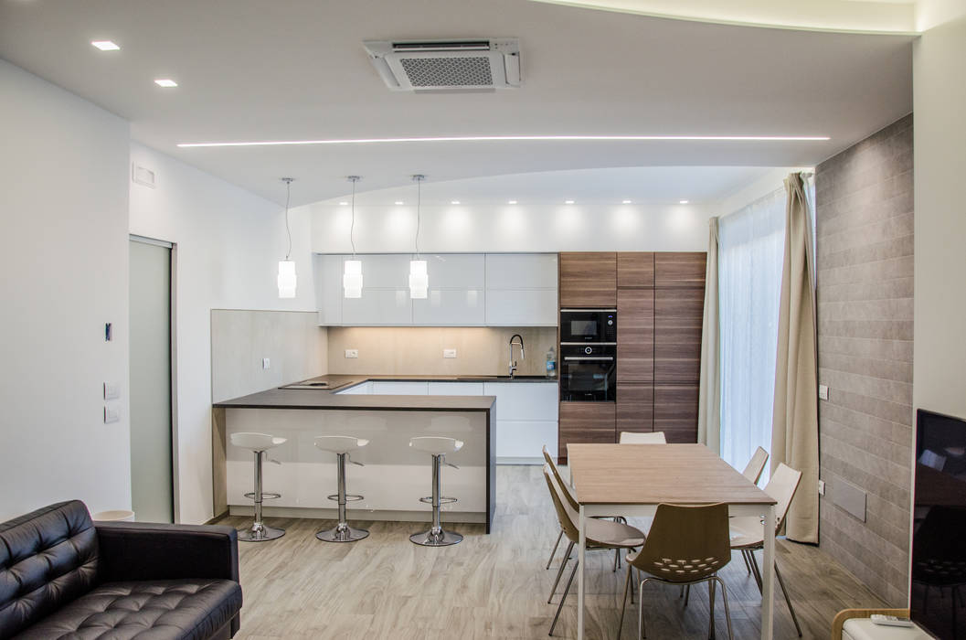 Una casa riportata a nuova vita - 120 mq, Studio ARCH+D Studio ARCH+D Вбудовані кухні