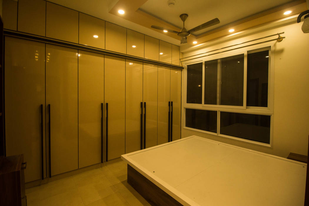 2 BED ROOM IN NIKOO HOMES AND 2.5 IN MIMS BANGALORE., SSDecor SSDecor غرف نوم صغيرة الخشب هندسيا Transparent
