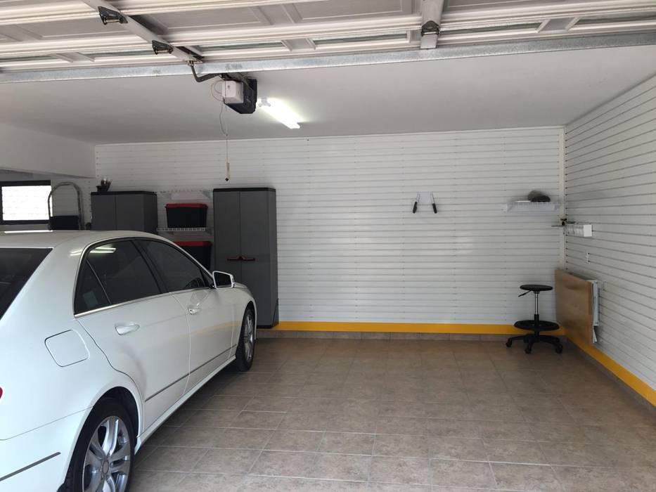 Bespoke Storage for the Garage, MyGarage MyGarage โรงรถและหลังคากันแดด