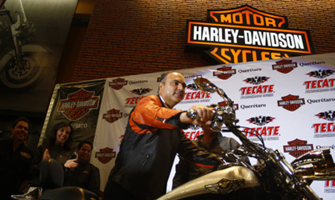 Ladrillo Rojo para HARLEY-DAVIDSON, EL CÉSAR DISEÑO EN ACABADOS Y DECORACIÓN EL CÉSAR DISEÑO EN ACABADOS Y DECORACIÓN Walls Bricks