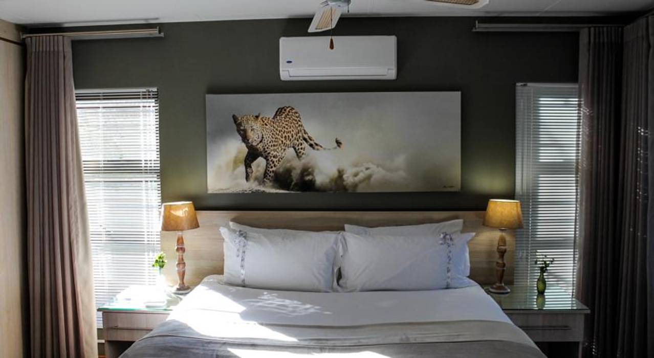 Guest House Bedroom Jay Interiors Modern style bedroom Beds & headboards