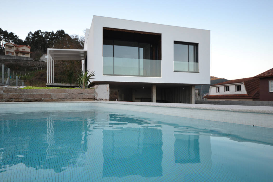 Casa o Pourribal LIQE arquitectura Piscinas de jardín