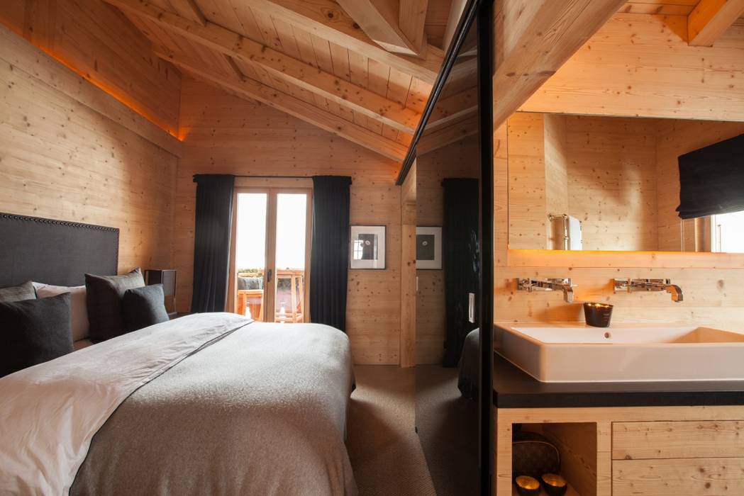 homify Dormitorios de estilo rústico Derivados de madera Transparente