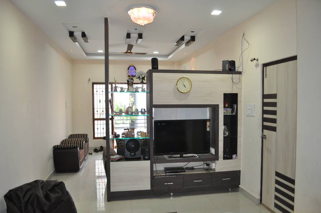bowenpally, Design Cell Int Design Cell Int Modern living room Plywood TV stands & cabinets