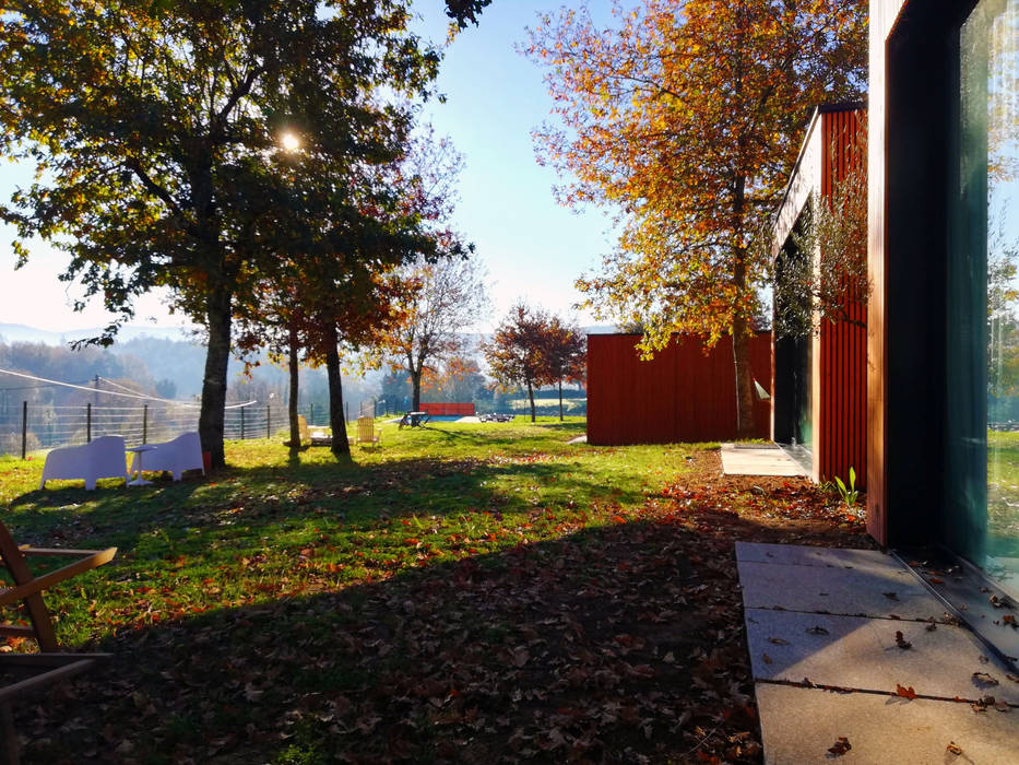 Casas da Lavoeira, GomesAmorim Arquitetura GomesAmorim Arquitetura Chata z okrąglaków