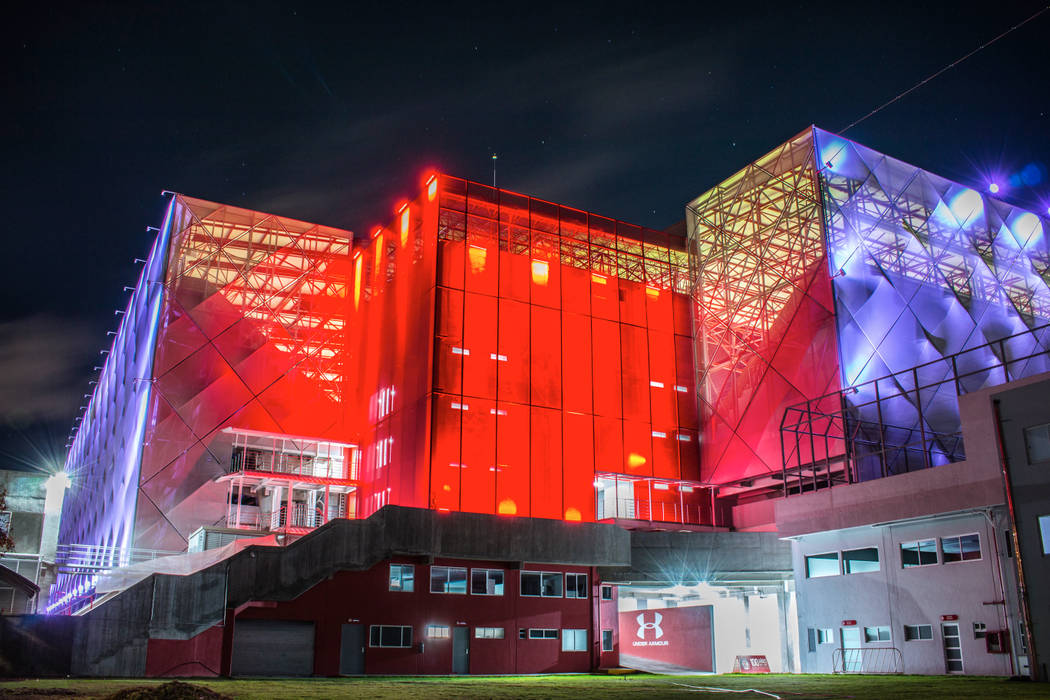 Estadio Nemesio Diez, Ilumileds Ilumileds مساحات تجارية ستاد رياضي