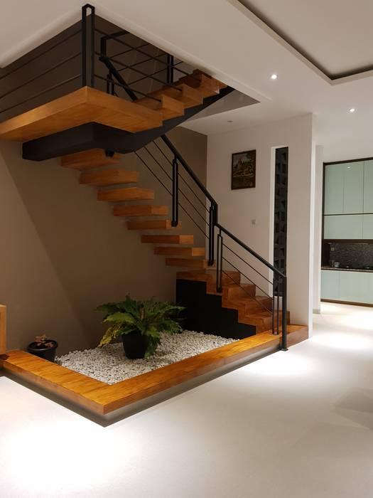Rumah Janur asri VI kelapa gading, qic arsitek qic arsitek Stairs