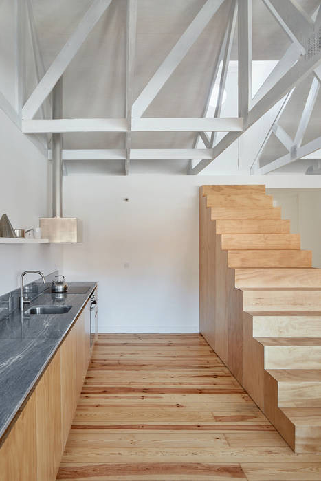 Dom Vasco Cozinhas mediterrânicas por arriba architects Mediterrânico