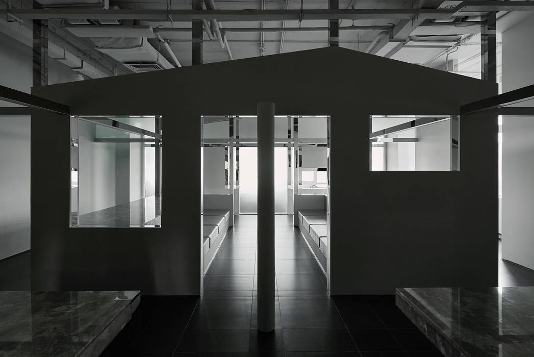 ENTRANCE ARCHISTRY design&research office 室內門 鋁箔/鋅