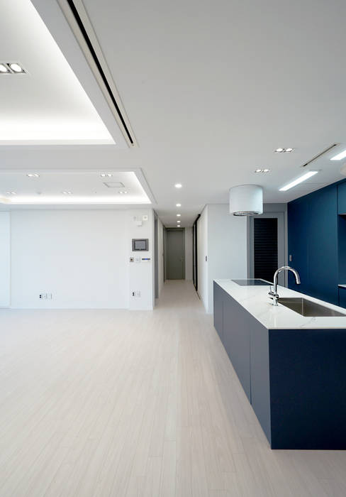 송도 퍼스트월드 골드포인트 모던하우스, 디자인 아버 디자인 아버 Modern Corridor, Hallway and Staircase