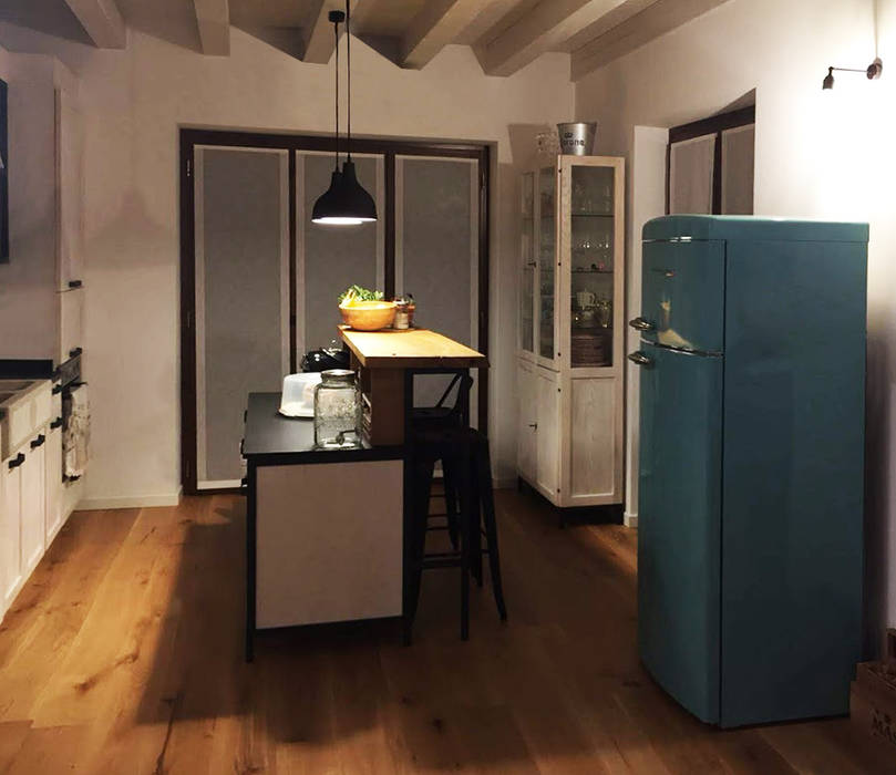 Cucina industriale, D.P.R 2 di De Paoli Romano D.P.R 2 di De Paoli Romano Built-in kitchens Solid Wood Multicolored