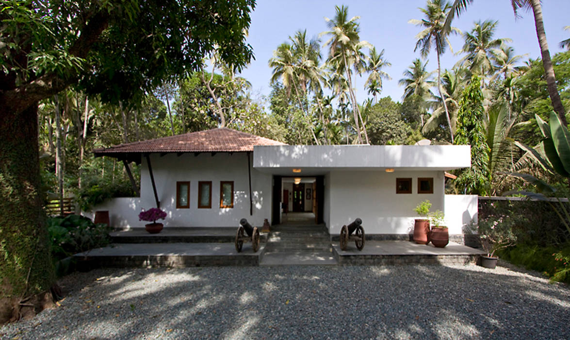 BEACH ESTATE : AKSHI, ALIBAG, Bric Design Group Bric Design Group Bungalow