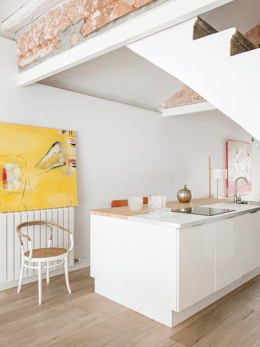 001. ECLECTICISM IN TEXTURES, Abrils Studio Abrils Studio Small kitchens