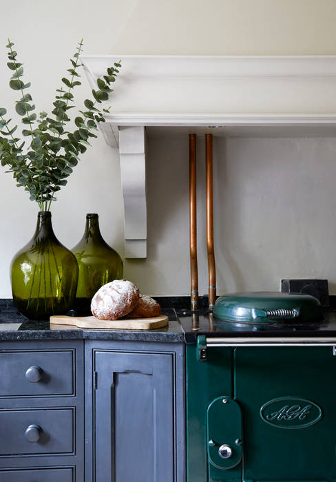 Cosy Family Kitchen Camilla Bellord Interiors Built-in kitchens