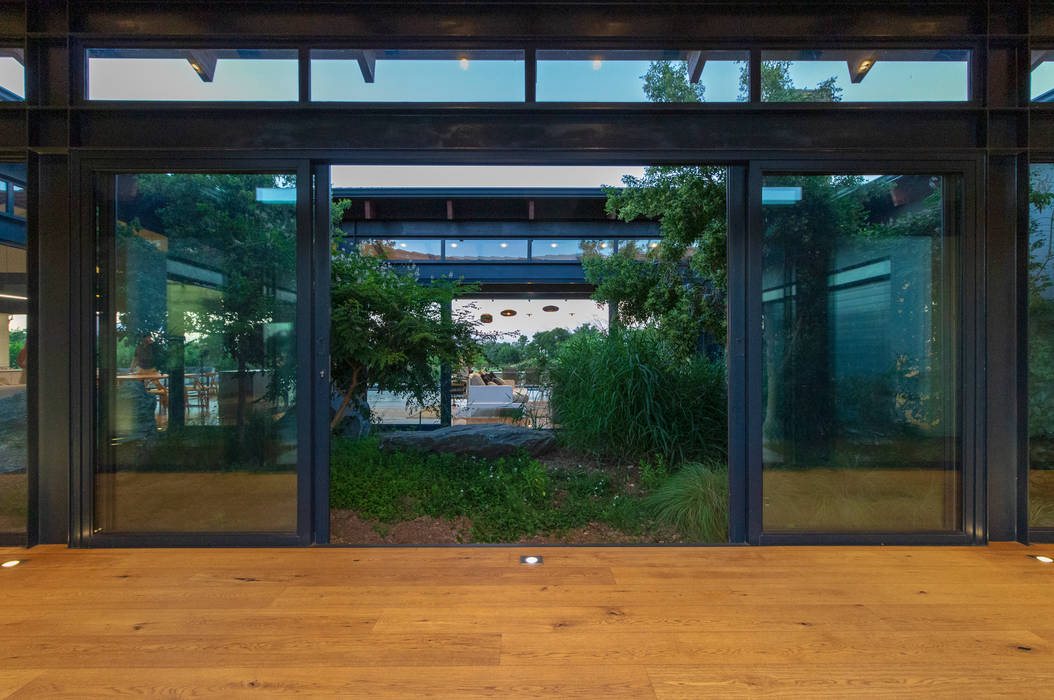 House Milne - Central Atrium Hugo Hamity Architects Modern conservatory