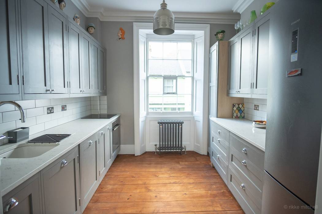 Bespoke shaker kitchen homify Built-in kitchens