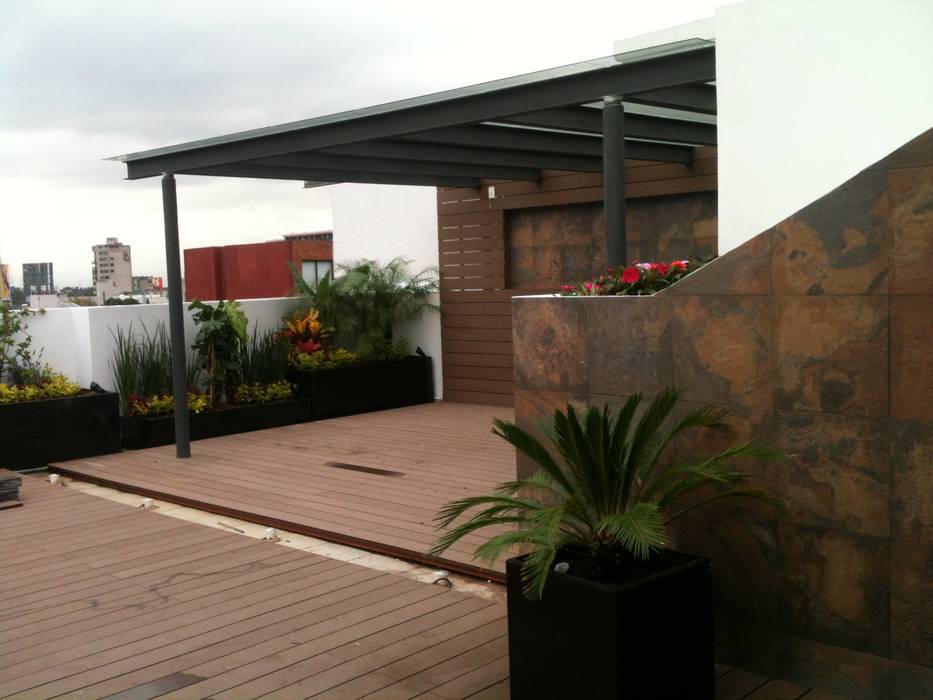 ROOF GARDEN TRASSO ATELIER Jardines en la fachada