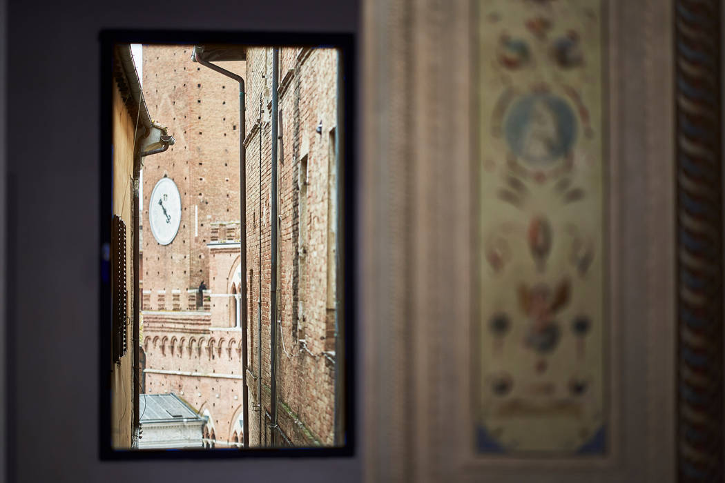 Residenza d'epoca a Siena, Matteo Castelli fotografia Matteo Castelli fotografia Finestre & Porte in stile classico