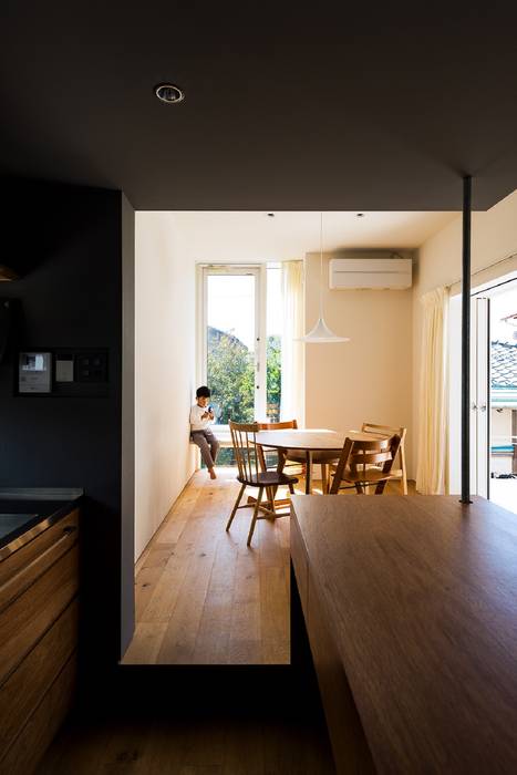 su house, Takeru Shoji Architects.Co.,Ltd Takeru Shoji Architects.Co.,Ltd Їдальня