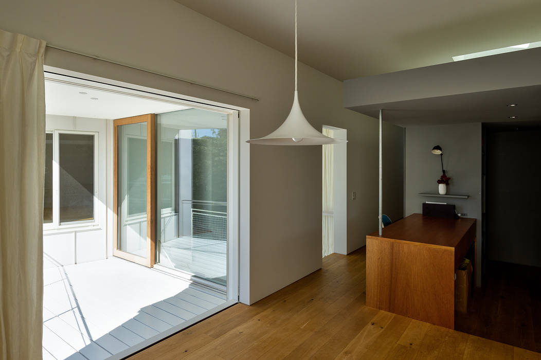 su house, Takeru Shoji Architects.Co.,Ltd Takeru Shoji Architects.Co.,Ltd オリジナルデザインの テラス