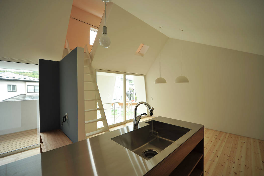 shiro house, Takeru Shoji Architects.Co.,Ltd Takeru Shoji Architects.Co.,Ltd オリジナルデザインの キッチン