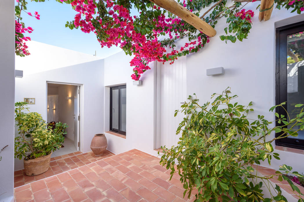 homify Mediterranean style balcony, veranda & terrace